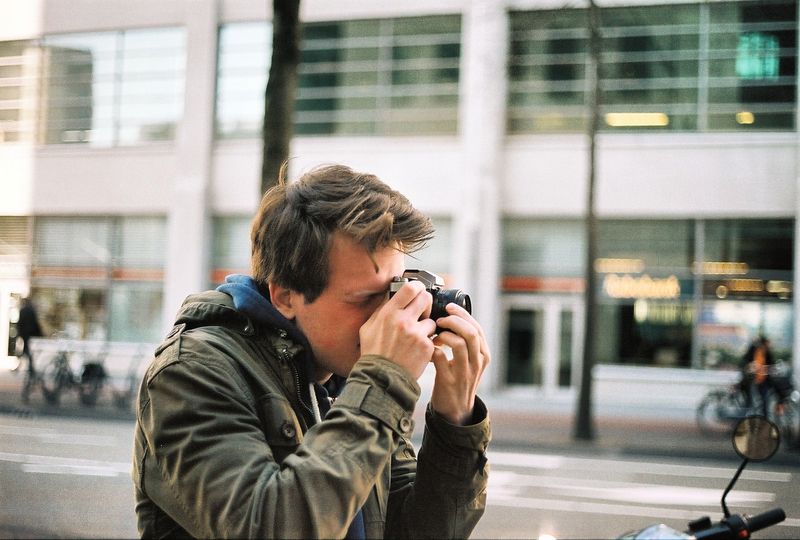 Arne Reijntjes met een camera